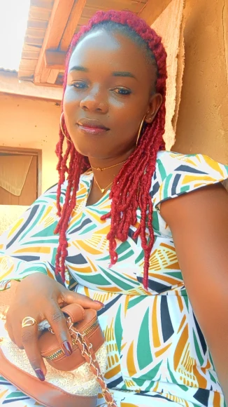 Affia, 28