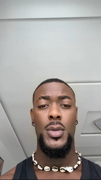 Alejandro, 30