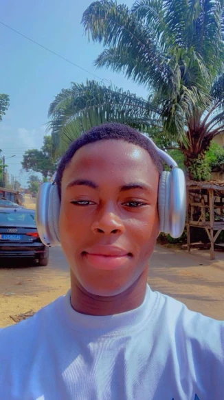Bakpa kouassi Emmanuel, 21