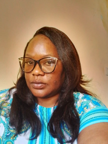 Fabienne, 43