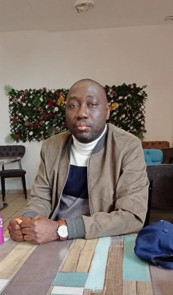 Georges, 35