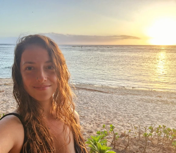 kamela, 33