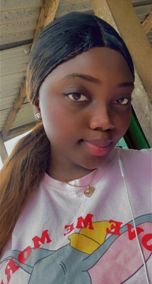 Myriam, 23