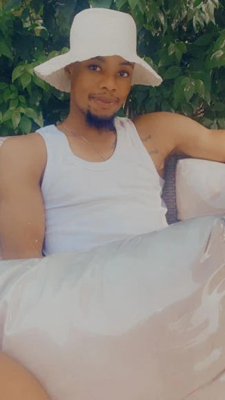 Ray, 31