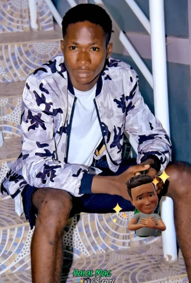 Stéphane, 28
