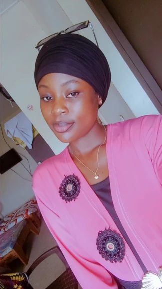 Zeinab, 23